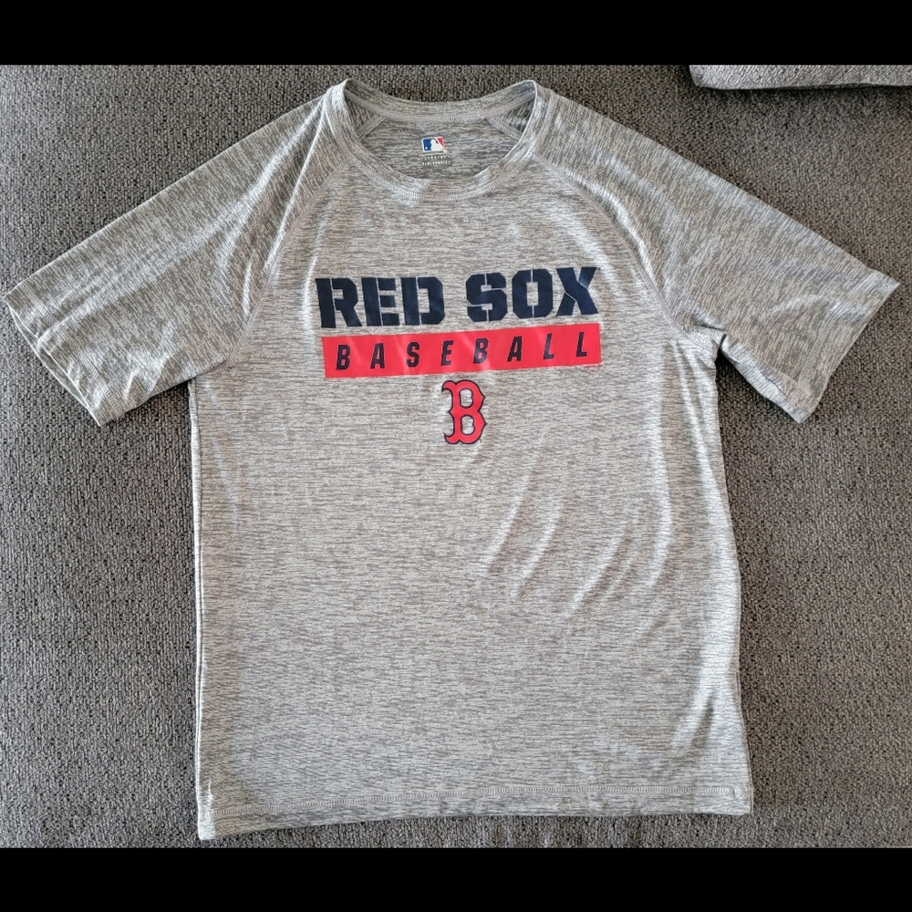 NWOT Men's Size M Heather Gray MLB Boston Red Sox T-shirt